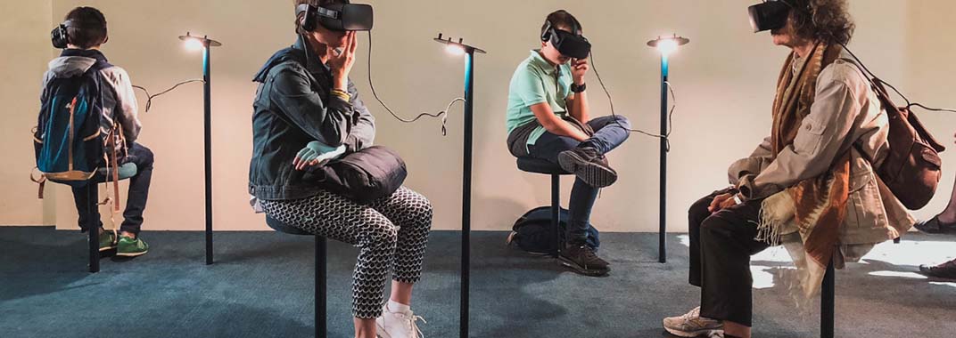 People in VR glasses